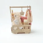 BABY BUS בצהוב – מארז מתנה יוניסקס